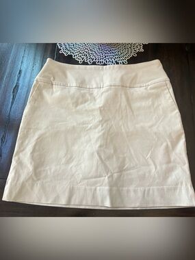 UP! Pull-On Skort 360° Tummy Control Tan Size Medium NWT 18”